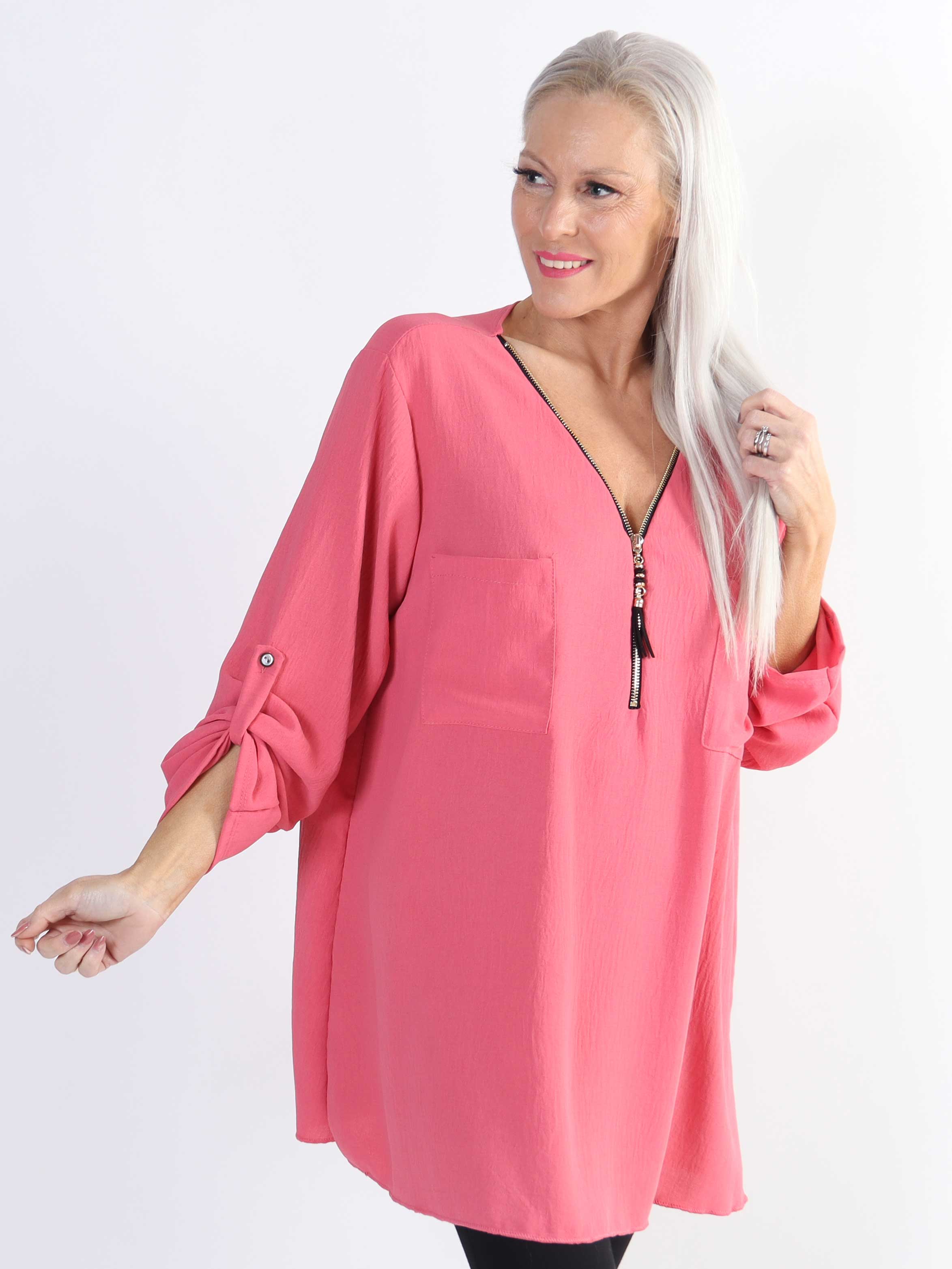Claudia - Ensfarvet plus size tunika med lynlås
